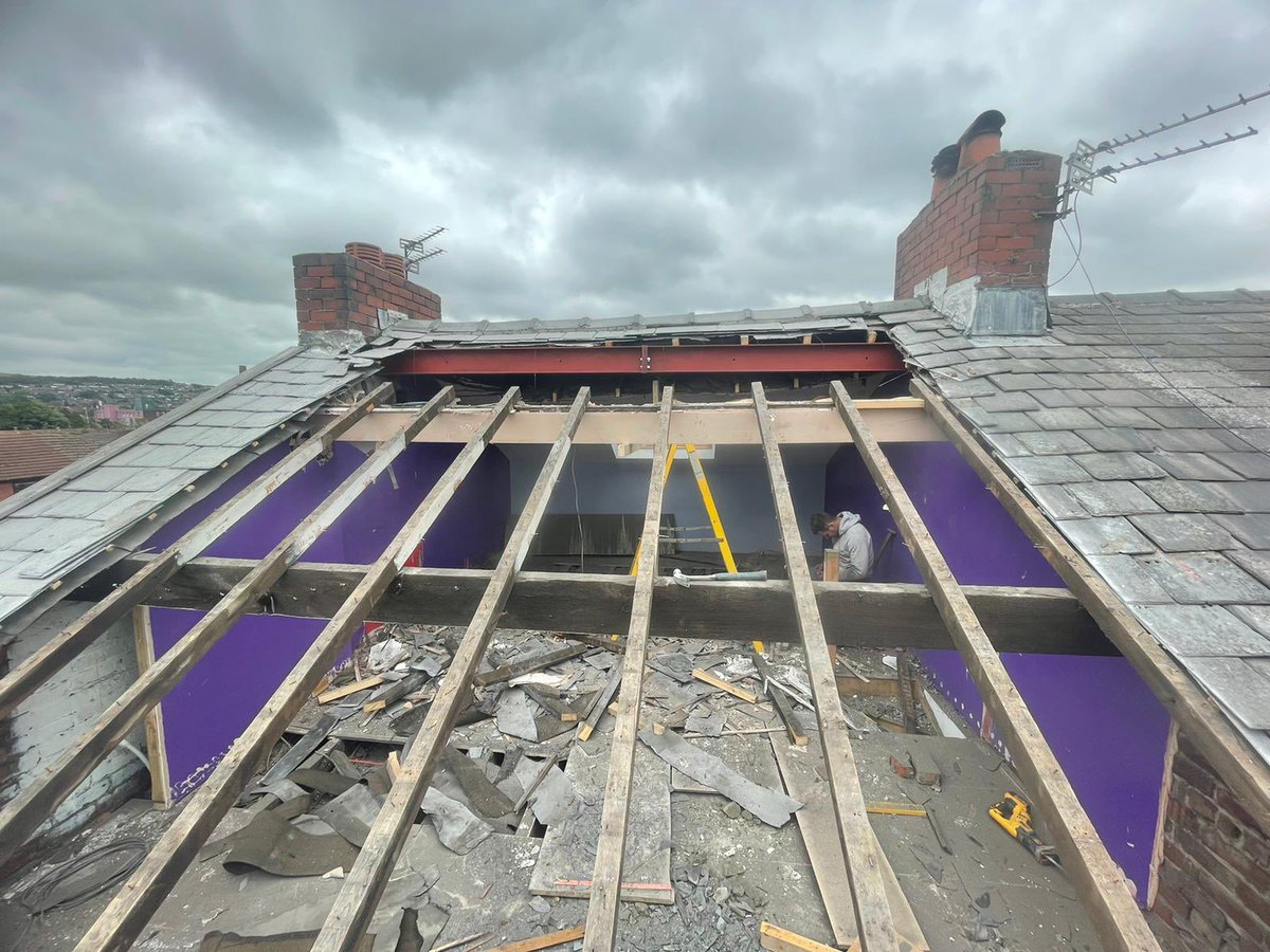 ProjexSand's tweet image. How often do you manage to coincide perfect dormer weather? #joiner #property #PropertyManagement #building #refurbishment