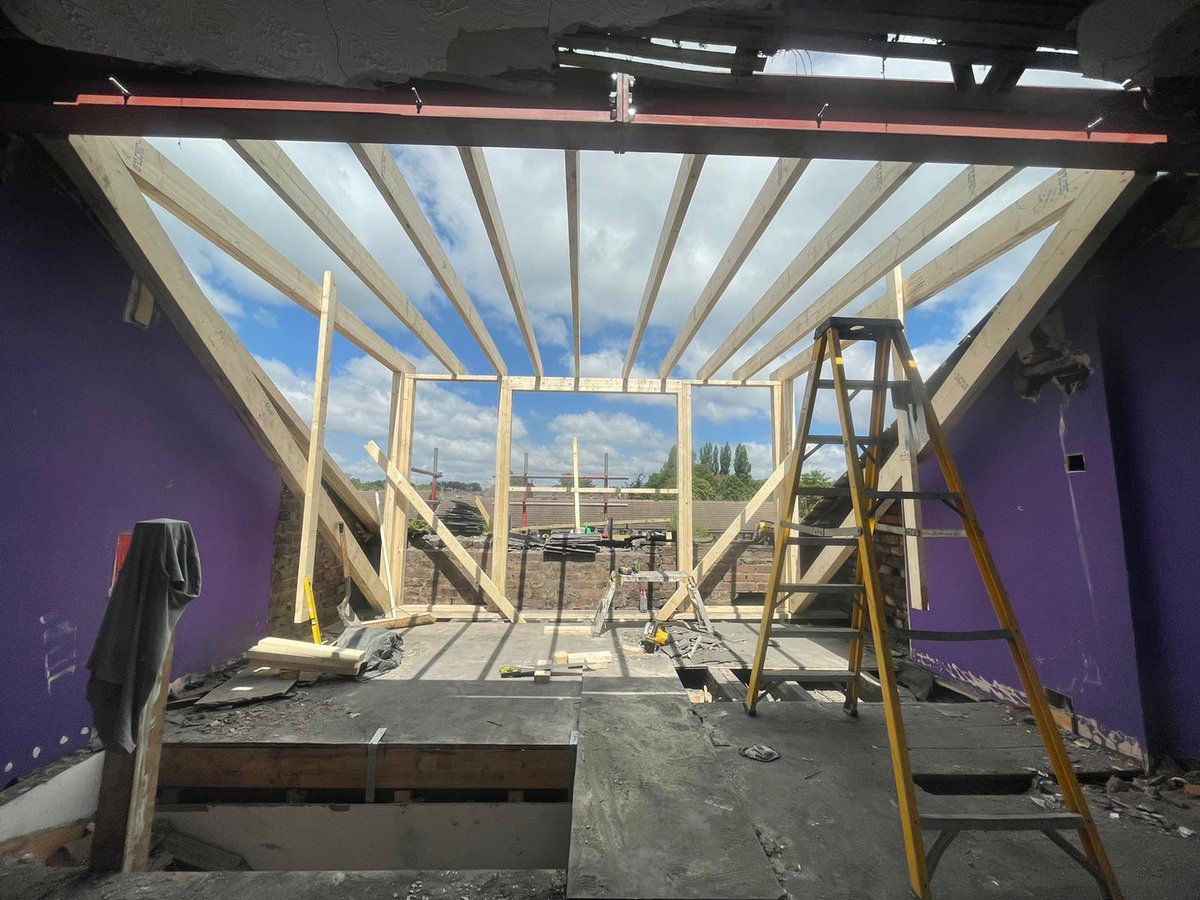 ProjexSand's tweet image. How often do you manage to coincide perfect dormer weather? #joiner #property #PropertyManagement #building #refurbishment