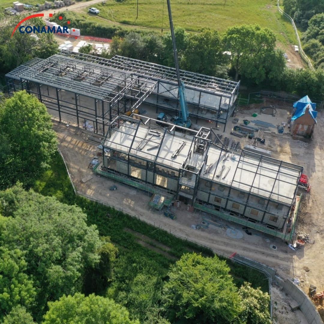 ConamarBuild's tweet image. Our Opera Arts Hub project at Garsington is progressing very well, with the steel frame now up and envelope starting to take shape with brickwork and flint to the ground floor, and significant progress on the new car parking areas.

#progress #construction #garsington