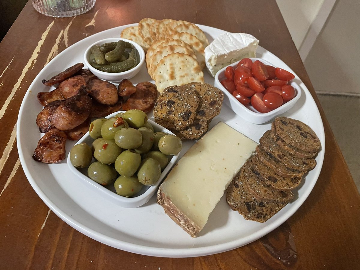 Less of a snack, more of a meal. Enjoying some of our selections from Mould Cheese Festival 😋 #FromageFriday #TourSnacks #CouchPeloton #SBSTDF