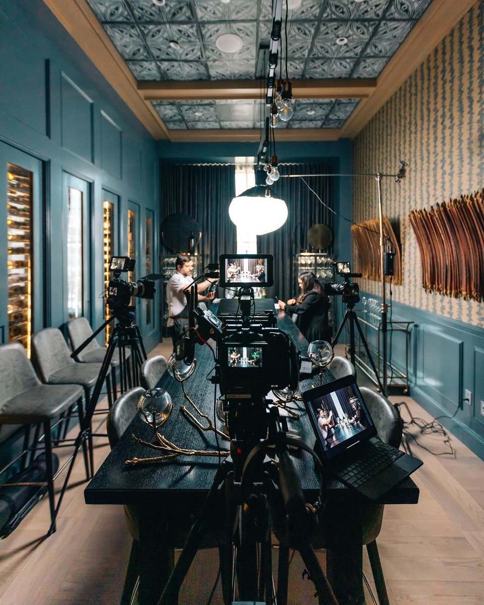feelworldhd's tweet photo. A few #behindthescenes shots shared from @asperstudios #feelworldf5prov2
Learn more/order FEELWORLD products: https://t.co/diloEqgTNv
#feelworld #feelworldmonitor #fieldmonitor #cameramonitor #videomonitor #cinemagraphy #filmmaking #filmakers #filmmaker #creativecontent https://t.co/USA21PQ4jQ