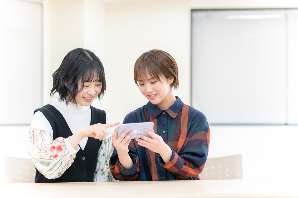 seiyu_talent's tweet image. 本日から『#ソーラブアンドサンダー』が公開！卒業生の『#三宅健太さん』『#元吉有希子さん』『#田所陽向さん』『#京花優希さん』『#越後屋コースケさん』が吹替えを担当しています！是非、ご覧ください！ #声優 #卒業生出演