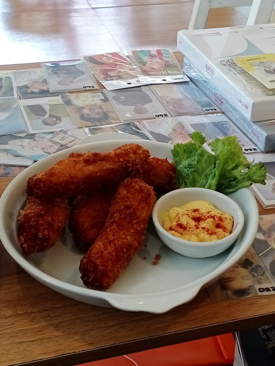 conearchives's tweet photo. Thank you for the food and the venue @mkcafe2016! 🤗🤍 https://t.co/7pFjro7bFu