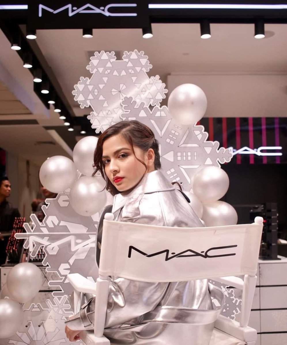 Khim1259039569's tweet photo. At the age of 17 Alexa Ilacad became the ambassador of MAC Cosmetics PH for the MAC Snowball Collection.

#KDLEX #AlexaIlacad #KDEstrada https://t.co/rrTbqWwdzj