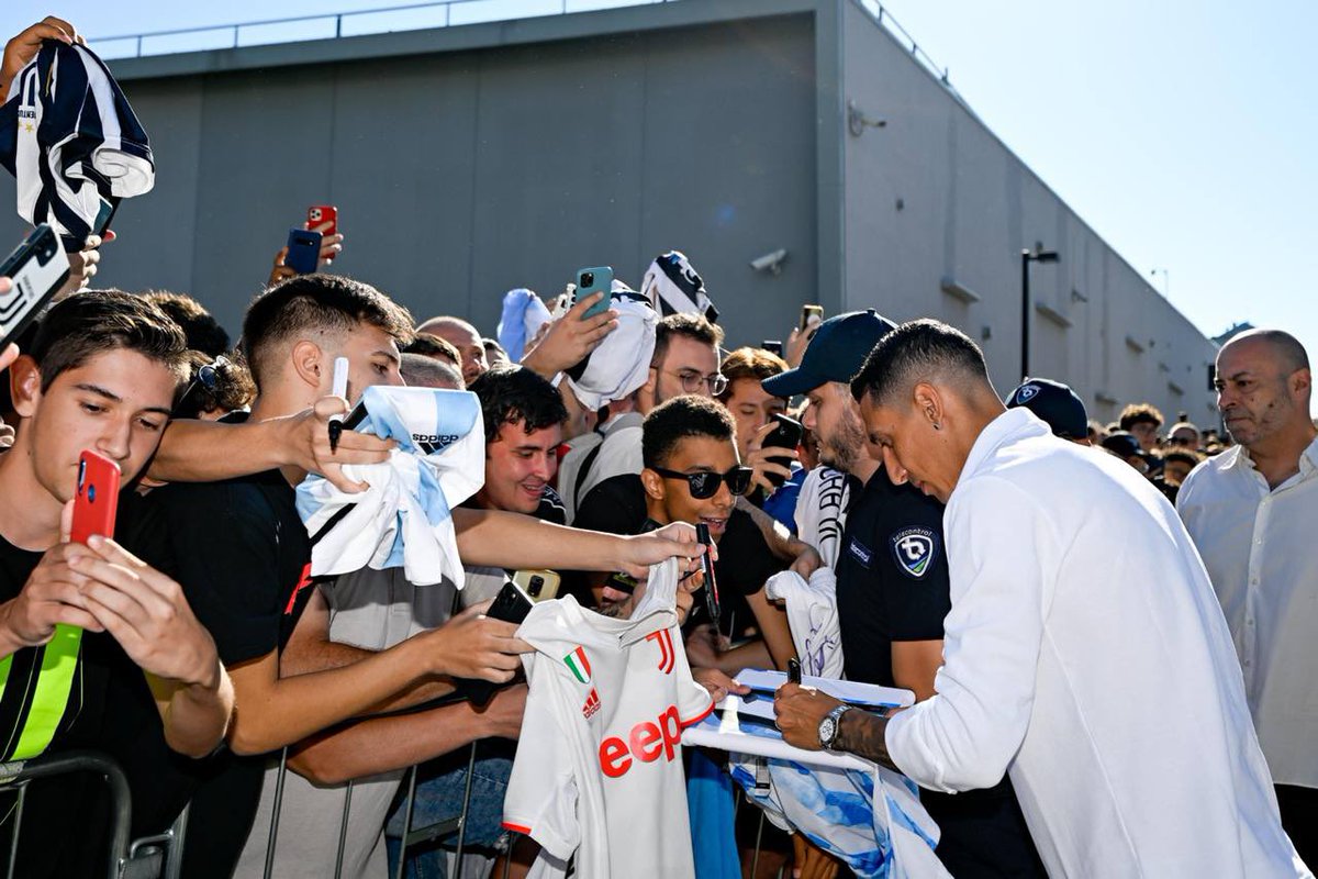 👍 Spesial untuk kamu, ʙɪᴀɴᴄᴏɴᴇʀɪ 😁👍

#JumatBerkah