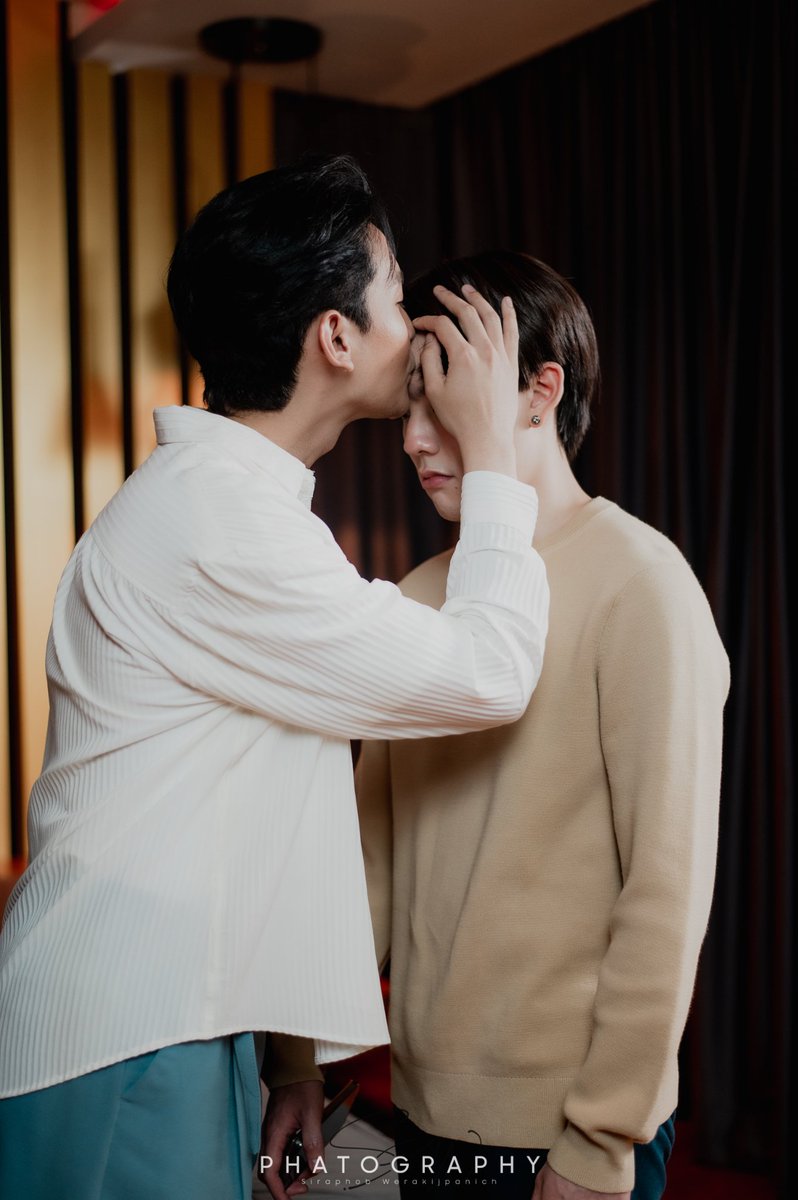 kiwibunnie's tweet image. Gorgeous and much needed KIMCOP BTS photos from CloseFriends 🥰

facebook.com/phatsiraphob/p…

#ขุณขิมมอญ #CTRPANUWAT #คิมคอป #KimCop #Closefriendโคตรแฟน  #Closefriendโคตรแฟน2  #โคตรแฟน2