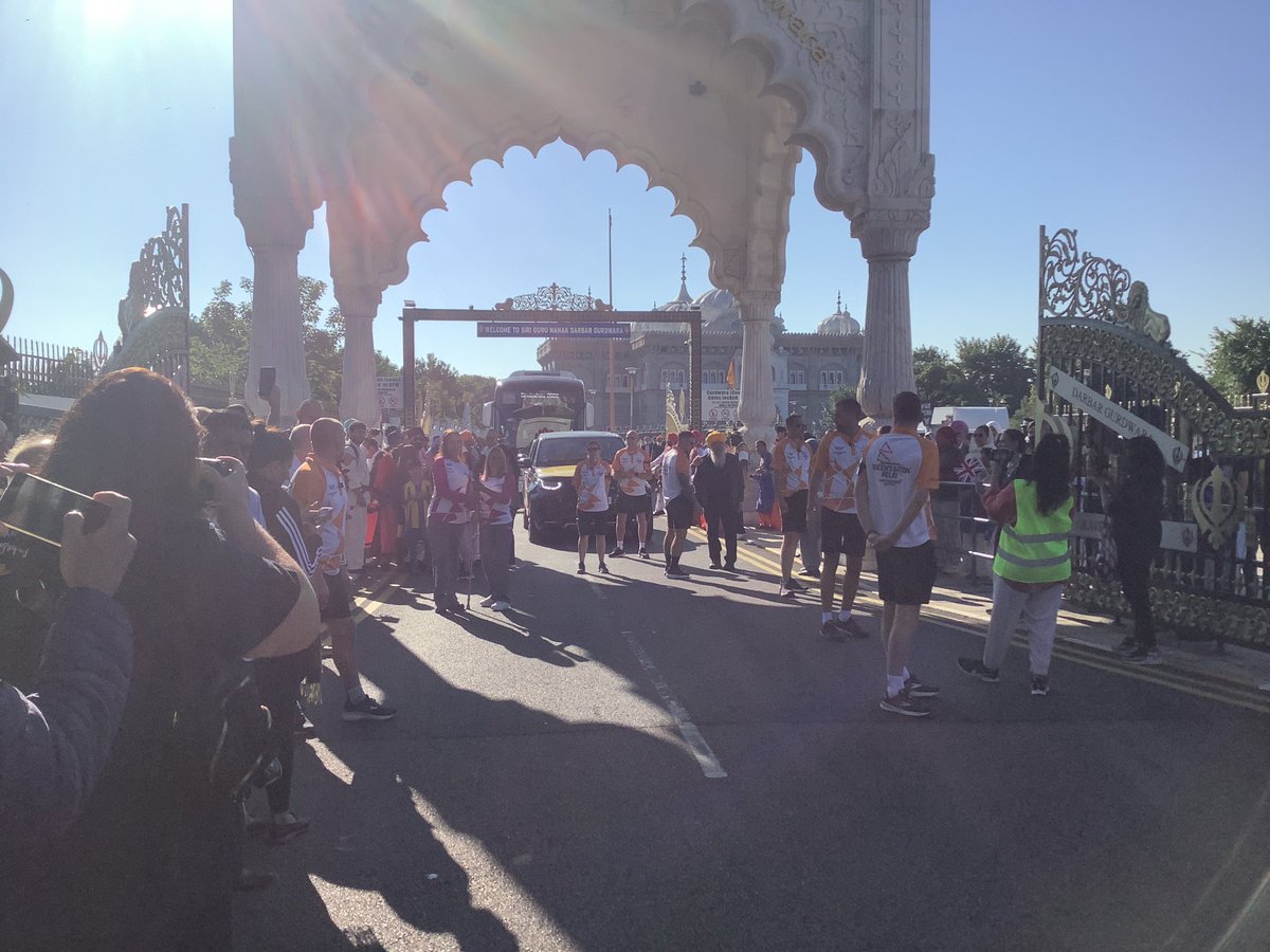 #queensbatonrelay Michelle White is the first baton bearer in Gravesend today.