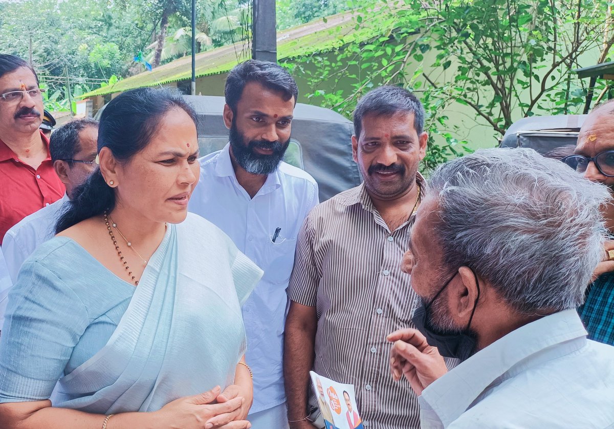 AdvVaisakh's tweet photo. കാഞ്ഞിരപ്പള്ളി മണ്ഡലത്തിൽ വെള്ളാവൂരിൽ ബൂത്ത് സന്ദർശനത്തിനെ ത്തിയ കേന്ദ്ര കൃഷി മന്ത്രി ശോഭ കറന്താലെജി യോടൊപ്പം

#government #politics #india #bjp #news #election #narendramodi #instagram #conservative #democracy #gujarat #currentaffairs #education #wakeup #SushriShobhaKarandlaje https://t.co/TW28tM2Mc1
