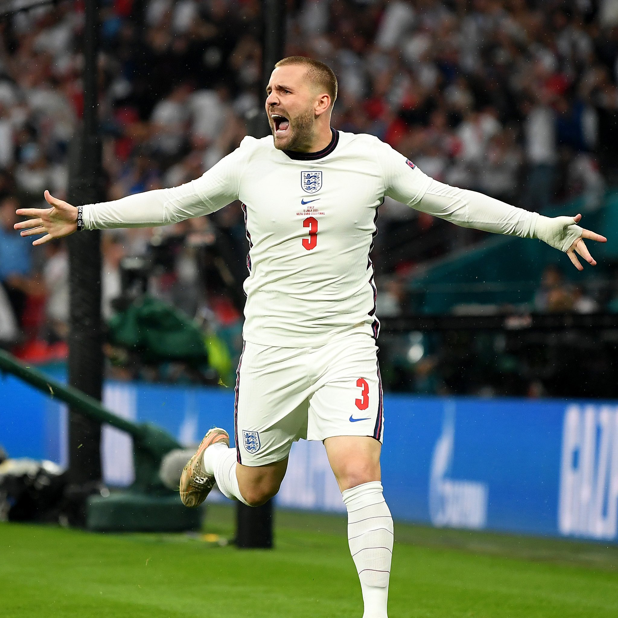  Happy 28th birthday to Luke Shaw. 

The man who allowed us all to dream 