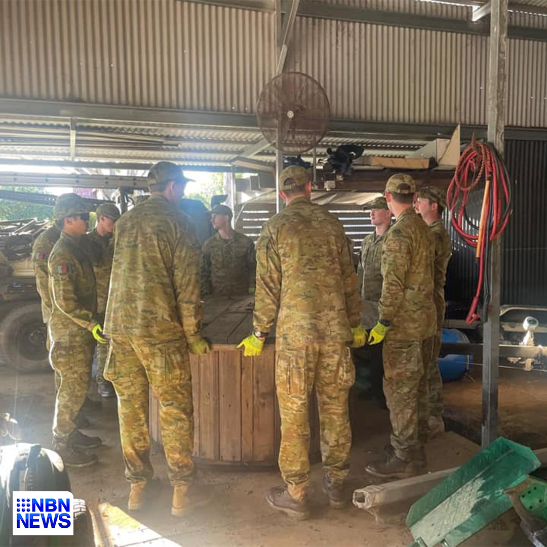 nbnnews's tweet photo. The clean up begins in Broke, Wollombi, Maitland and Bulga after days of flooding. 

The SES has lifted evacuation orders for Glenridding, Dunolly and Broke this afternoon.

#NBNNews | Nightly at 6pm https://t.co/7ltMF0dDmR