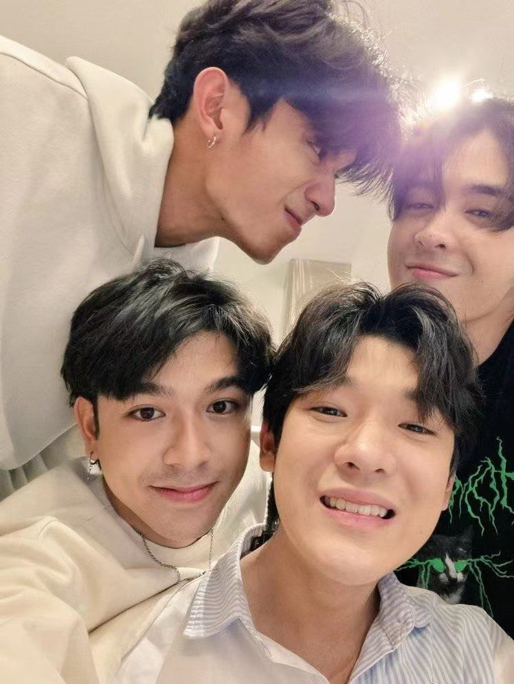 NetJames_CNFC's tweet photo. Dear Jimmy @jimmy_jimmoi 
Hope you will get well soon.🫶🏼🫶🏼💛💚
Keep in good mood☀️Be happy☀️Get more rest
💛We will always support you and love you.💛

#GetWellSoonJimmy
#เป็นกัมใจให้จิมมี่ https://t.co/zvjfgaZ5Yw