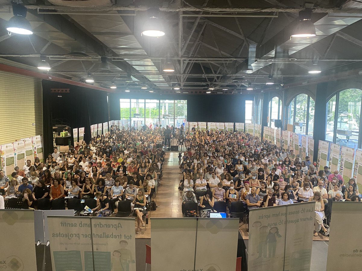 xarxaCb's tweet photo. XXI Jornada Anual de la #xarxadecompetencies
Obertura a càrrec del DG d’Innovació, Digitalització i Currículum @JoanCuevas
“Passem el poder de l’avaluació als aprenents”
#FormarPerTransformar
#AprenentatgeEntreIguals https://t.co/0AxTcU7cFu