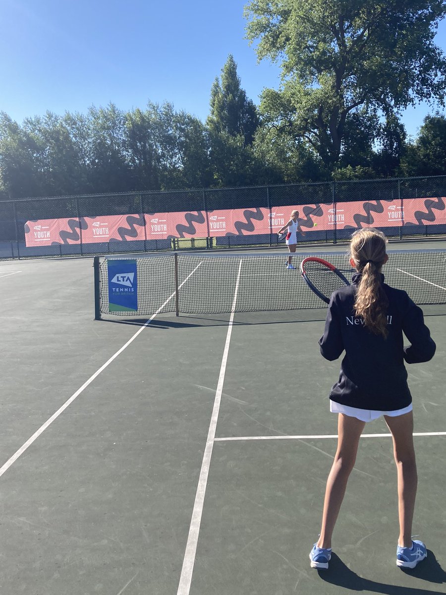Warming up before the semi final. 9:15 start against 4th seeds Prior Park 🎾💪🎾
