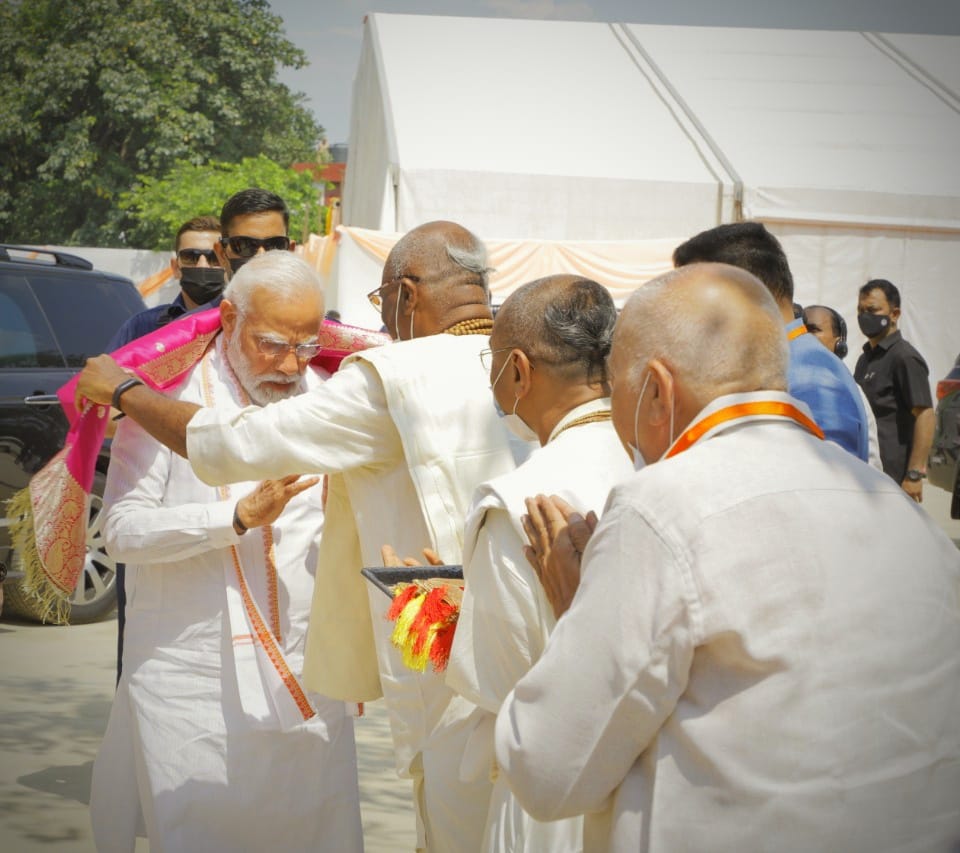 madhupanditdasa's tweet image. I extend my heartfelt gratitude to the Hon’ble Prime Minister, Shri @narendramodi ji for taking time off from his busy schedule to inaugurate our new kitchen of @Akshayapatra in Varanasi.