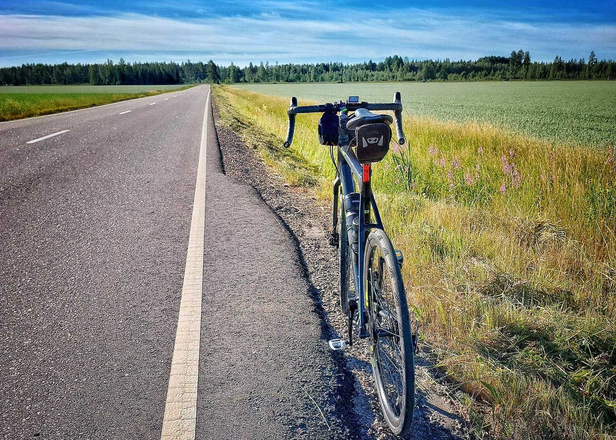 peepux's tweet image. Trallaalaa... Perjantai! 😉🚴‍♂️
#OnneksiPyöräOnKeksitty
#maantiepyöräily
#kouvola