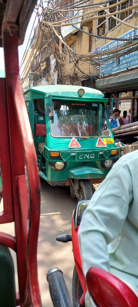 ArtistZahid's tweet photo. Houz qazi se lekar lalkuan tak full jam @dtptraffic https://t.co/jul8SEKWvZ