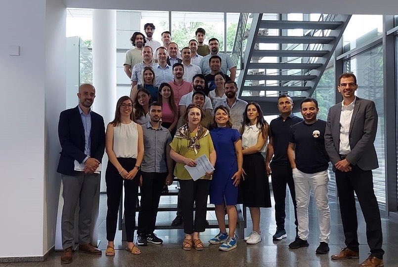smbgovaz's tweet photo. “Azərbaycanın biznes ictimaiyyətində menecerlərin ixtisasının artırılması üzrə Almaniya-Azərbaycan Birgə Proqramı” çərçivəsində 22 azərbaycanlı #sahibkar və #menecer Almaniyada beynəlxalq ixtisasartırma kursu keçib.
Ətraflı: https://t.co/KceW6qkAVn
#ManagerTrainingProgramme https://t.co/y1EwloE8NT