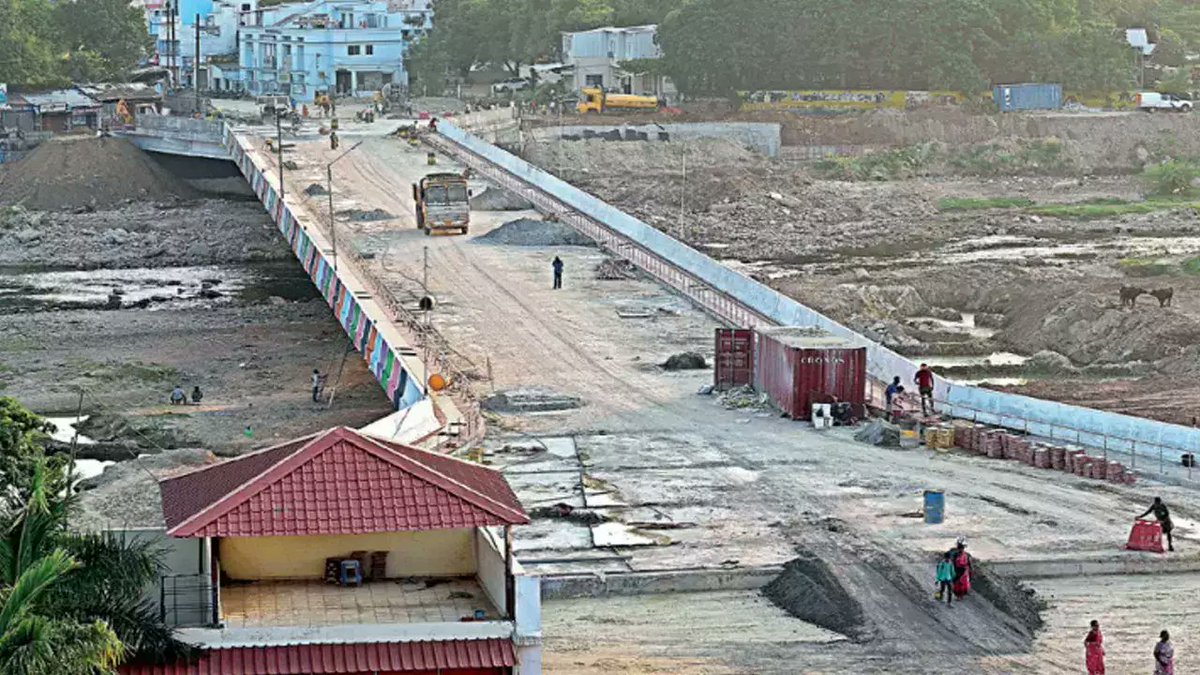 Bridge & Roof Co (India) floats #tender for #construction of rail #flyover

Read More: bit.ly/3uxdske

@projects_today #news #updates @bridgenroof #railflyover #construction #flyover #RCCdeckslabs #earthwork @RailMinIndia #electricalworks @CPRONCR #Roadways