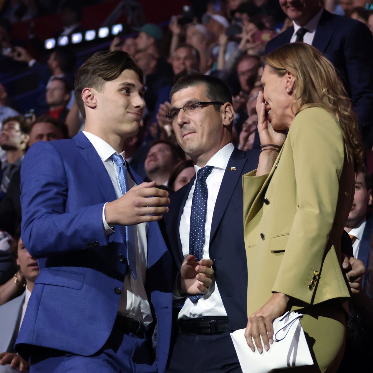 JEDNIČKA DRAFTU! Slovenský mladík tomu sám v první chvíli nemohl uvěřit! 😳 #NHLDraft