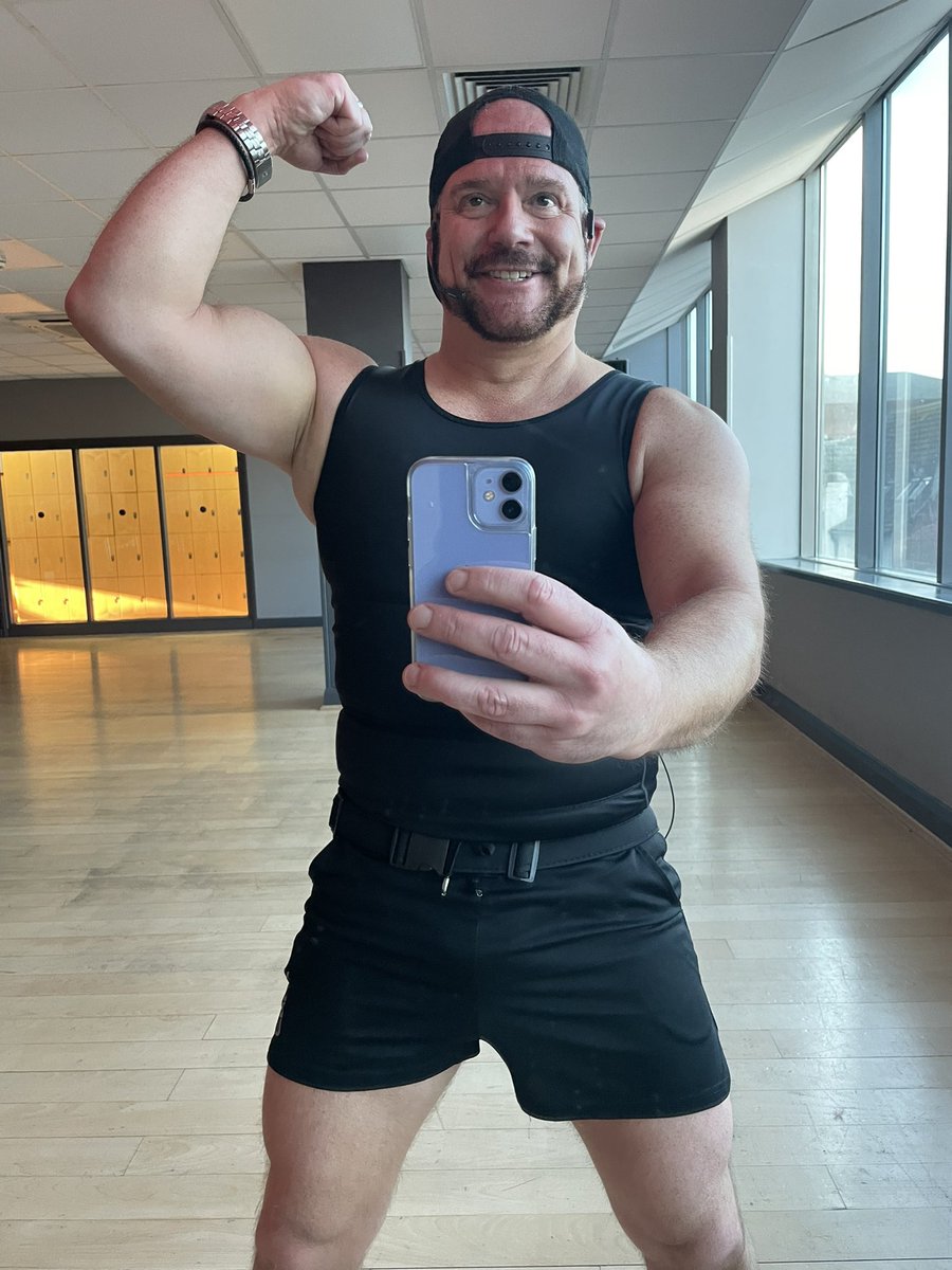 vespamartini's tweet photo. A week of classes. Still smiling! #gymworkout #lesmills #lesmillstribe #lesmillsbodypump #lesmillsinstructor #lesmillsuk #lesmillstrainer #fiftyandfabulous #fiftyandfit #fiftyplusandfabulous #fiftyplusliving https://t.co/Tcmzs2iJWl