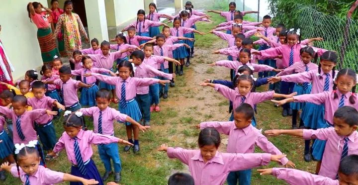 ROEUpdates's tweet photo. Inspirational: Shree Chandika Aadharbhut School, Syangja has been an example. School is facilitated with computer, projector, library, lunch and provides agricultural knowledge with practical application. Only 65 students are in school with 2 teachers. All the students are dalit. https://t.co/aDOFikR0Ee