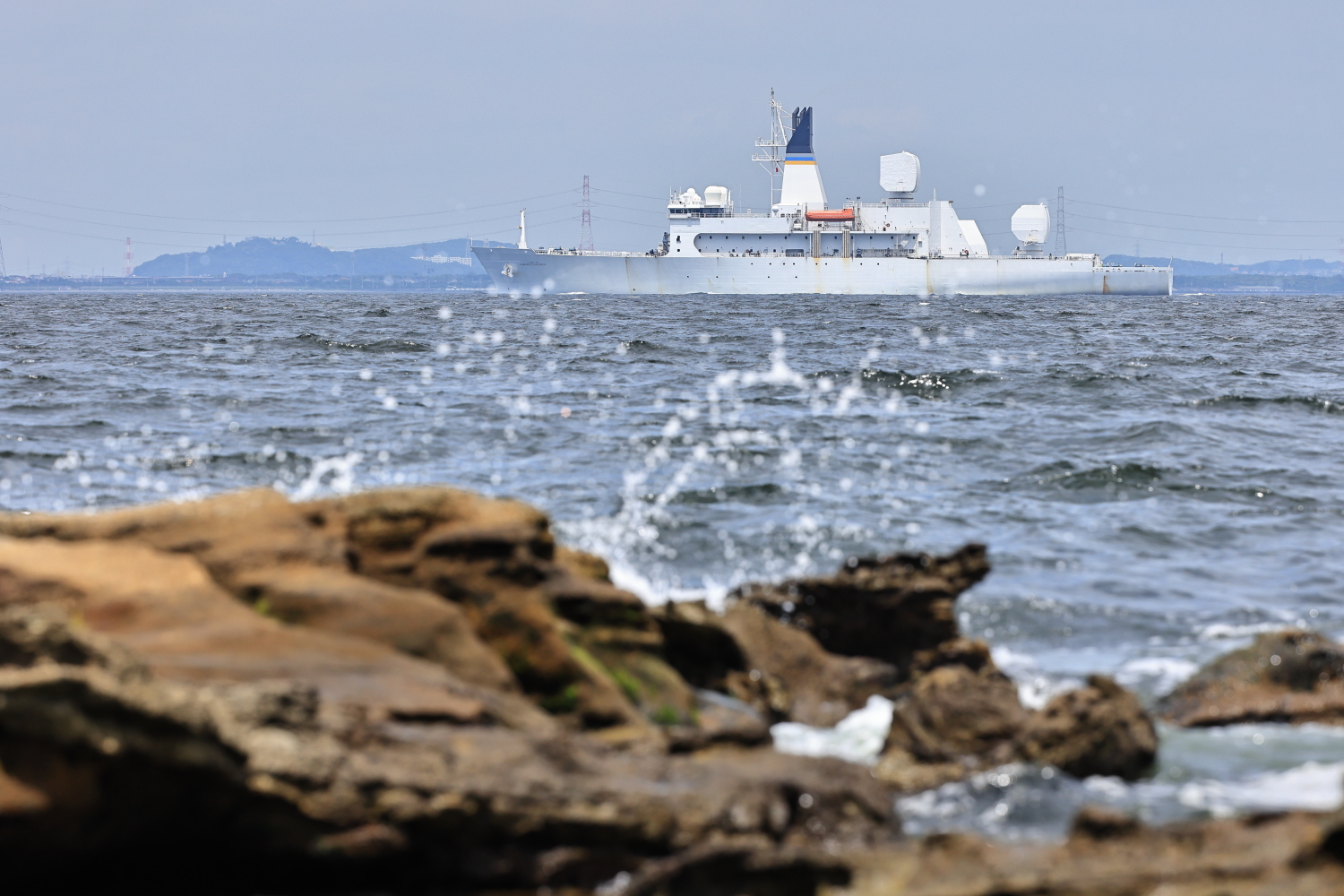 Yokoyama 写真撮る人 今日の横須賀 米海軍ミサイル追跡艦 ハワード O ローレンツェン 横須賀 観音崎 猿島 米海軍 T Co Vybpewagul Twitter