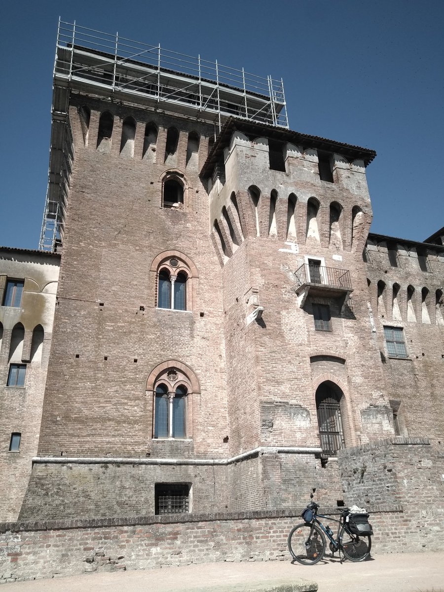 guidovesentini's tweet photo. Ho scoperto che il cicloturismo è lo sport più bello del mondo: vedi un sacco di cose stupende e...
sei sempre fermo per guardarle!
😂😂😂🚴🚴 https://t.co/7QvHlgNusQ
