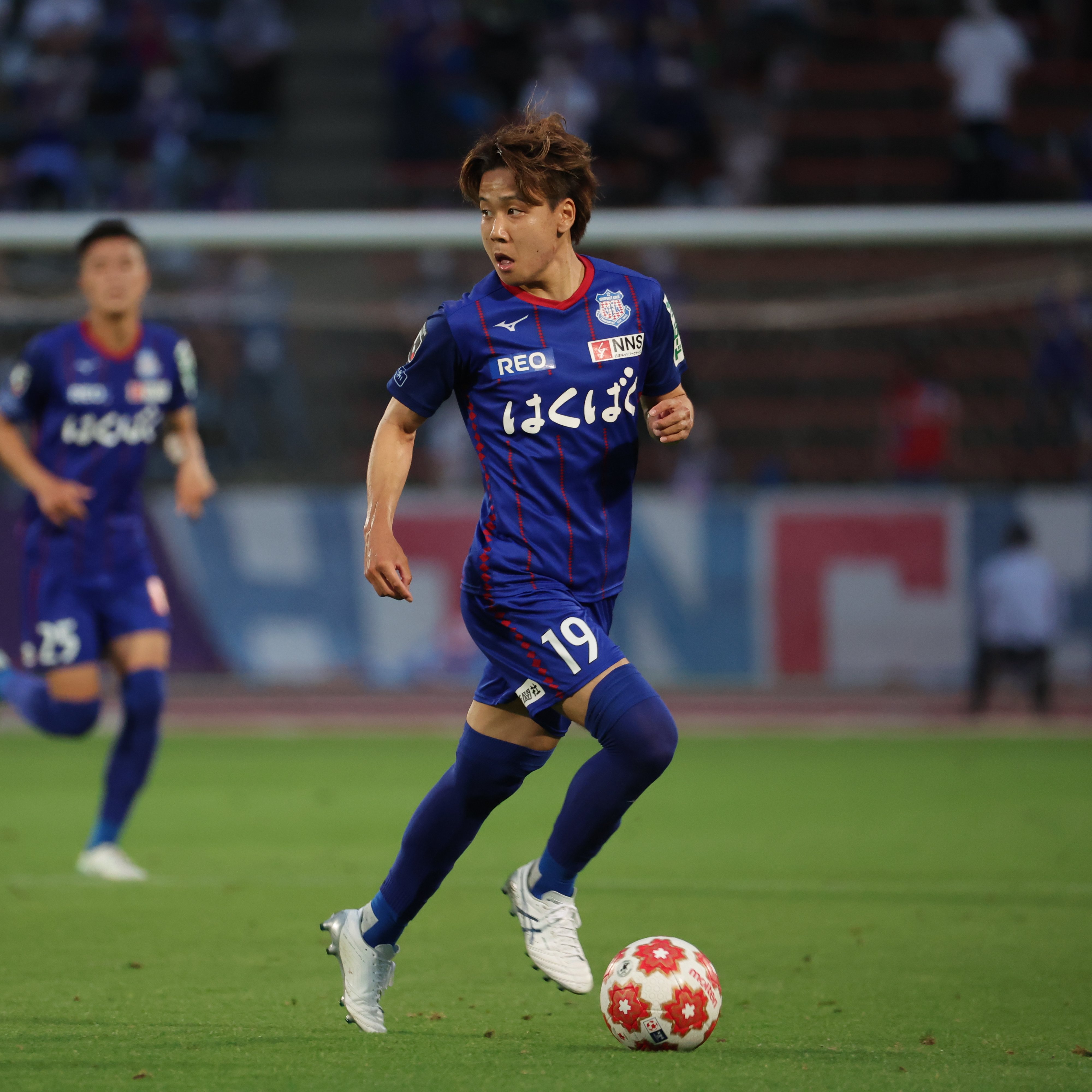 ヴァンクラブ公式 甲府秋田 明日もらえるジュニア会員限定選手カードは 宮崎純真 選手 シャドーストライカーの試合を決めるゴールに期待 大人の会員の方でも100円で購入可能 ヴァンクラブ ブースへお越しください ジュニア会員