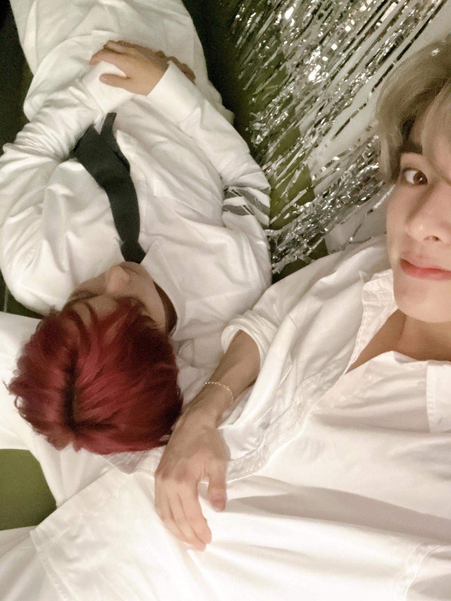 thethingsyour's tweet photo. red boy 💤 https://t.co/s2UI90GJvF