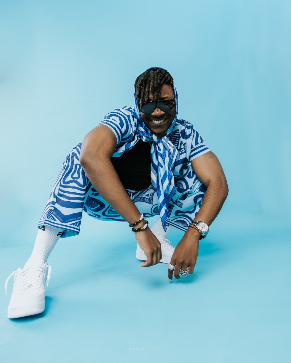 StanleyEnow's tweet photo. SKY PRIORITY 💦💦🚀🚀🔥🔥
#TouchOfBlue
#Parapariparo 
July 15th video drops

Photographer- @temmyturner_photo 
Creative Director- @visionsofk 
Assistant CD- @aggie_hair 
Look 1 stylist- @styledbyruns @runscouture 
Bts- @romannumeral3 
Location📍- @IOSpaces https://t.co/p9X3lGirzo