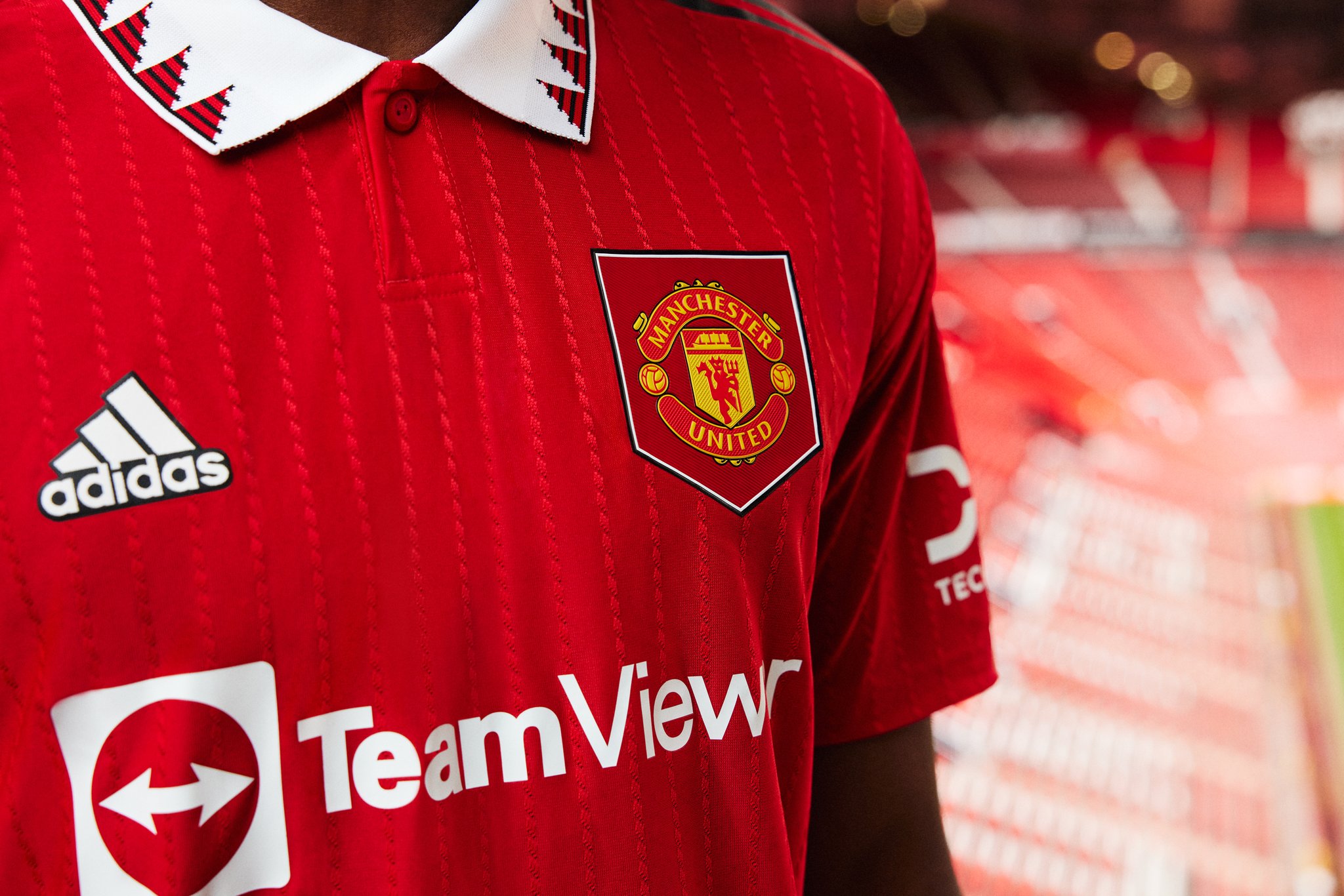 manchester united jersey sponsor