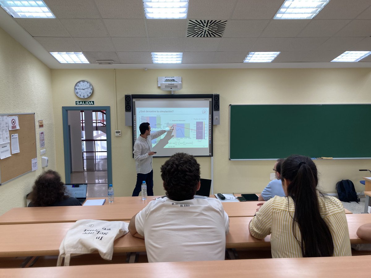 EleonoraViezzer's tweet photo. Enhorabuena Alfonso!! @maintrist 🎓🥳 Graduado 2022 del equipo #PSFT https://t.co/RG1dZPltcG
