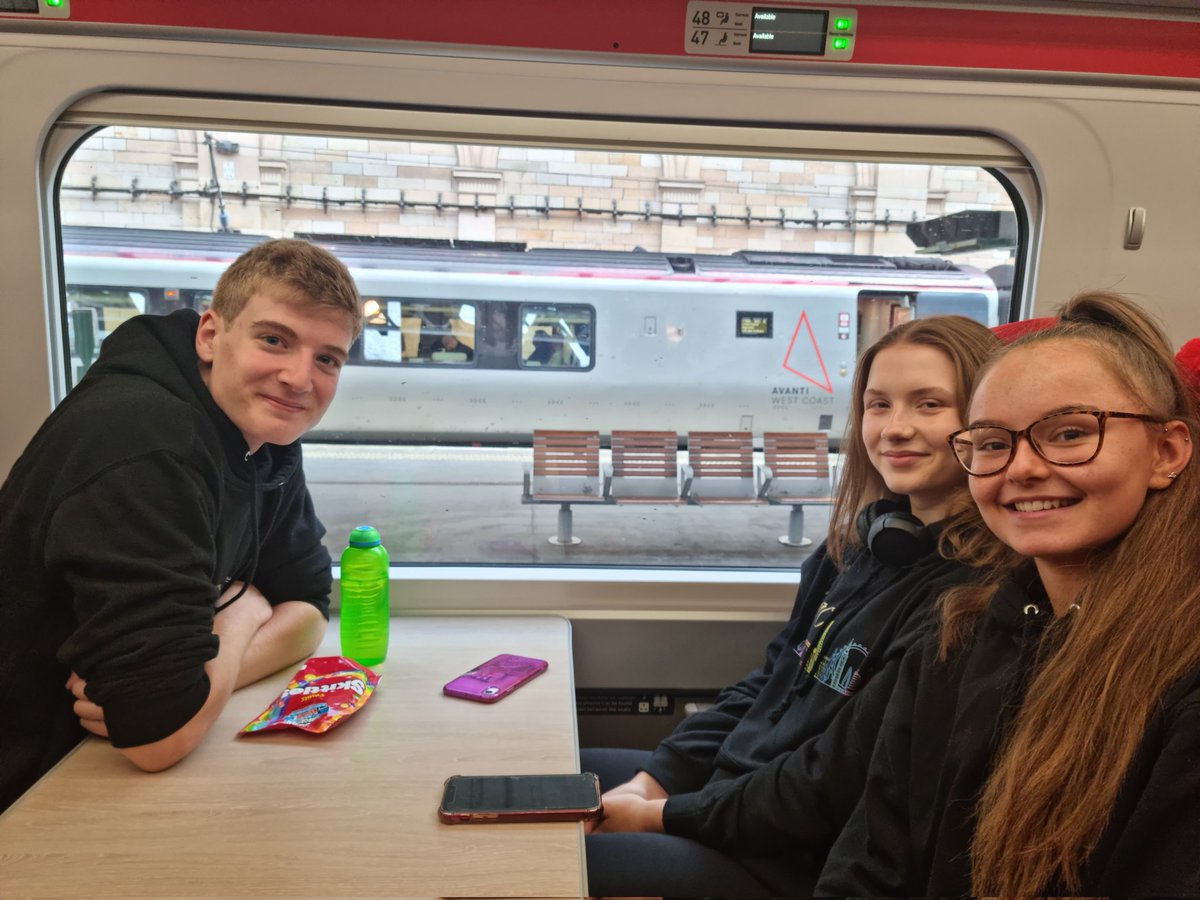 Edin_Gang_Show's tweet photo. We're off! @GangShow90 show weekend is underway! #GangShow90 https://t.co/DqqAuBmVRE