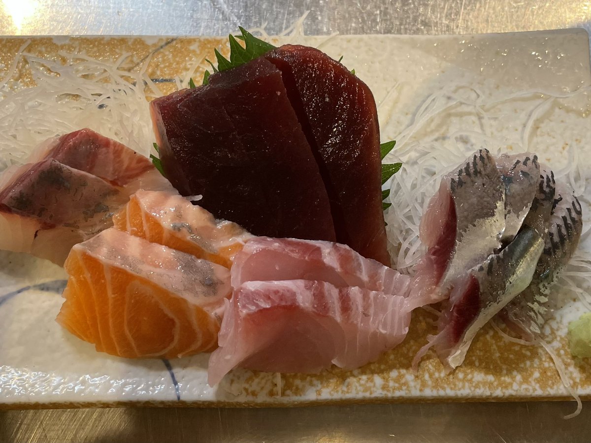 genya_428's tweet photo. 今夜は華金、パーッと飲んじゃいましょう！
#源や #四谷居酒屋 #企業公式つぶやき部 https://t.co/aJYpCcZsNU