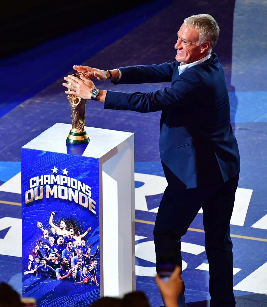 🇫🇷 Il y a 10 ans, Didier Deschamps était nommé sélectionneur de l'équipe de France. 

🏆 Coupe du Monde (2018)
🏆 Ligue des Nations (2021)
🥈 Finaliste de l'Euro (2016)

Une décennie historique pour les Bleus. 🤩