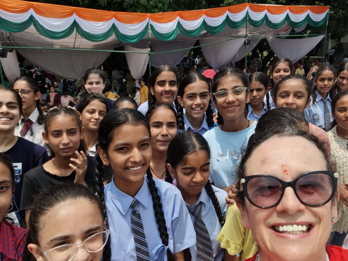 IsraelinIndia's tweet image. DCM @RonyYedidia attended the inaugural ceremony of the #MangoMela 🥭 at Yadavindra Gardens, Pinjore in Haryana. 

She was delighted to see and try the varieties of #mangoes and related products and the vibrant cultural activities.