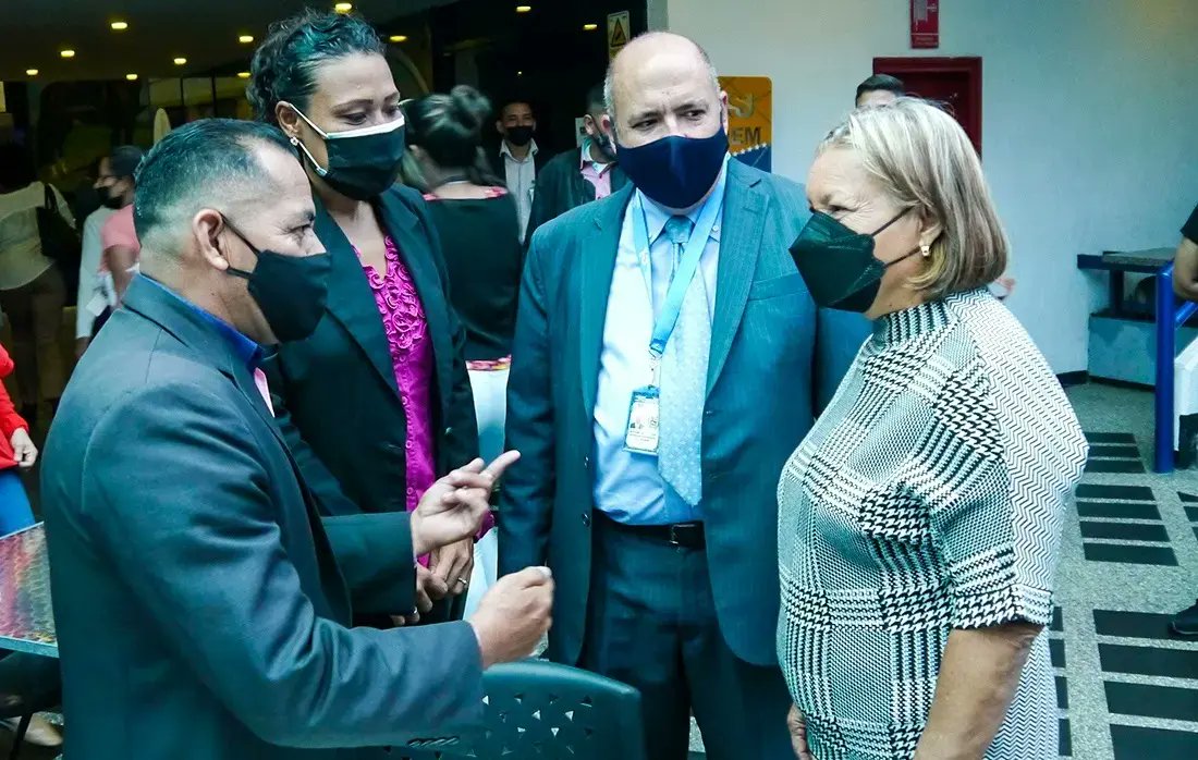gladysrequena's tweet photo. Recibiendo a las Inspectoras e Inspectores de Tribunales del país.

Este viernes tendremos un Encuentro Nacional en la ciudad de Caracas. https://t.co/XTGDF1Zpra