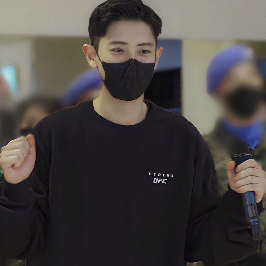 Gichanodi26's tweet photo. توییتی در جهت استفاده از فرمت با پارک خندان(قربونش برم*-*)

I vote for #ExoKPop at the #KCAMexico 
#EXO @weareoneEXO https://t.co/QfdDKee26O