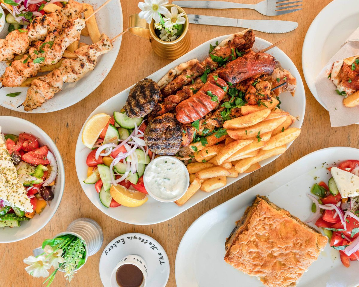 BuzzMagWales's tweet photo. 3. @hellenic_eatery
Here they specialize in Greek food, with grilling the name of the game. Their traditionally grilled chicken, pork and vegetables are spectacular, and the light and bright selection of sides, salads and sauces match the summer weather perfectly. https://t.co/t2EikIwSdi