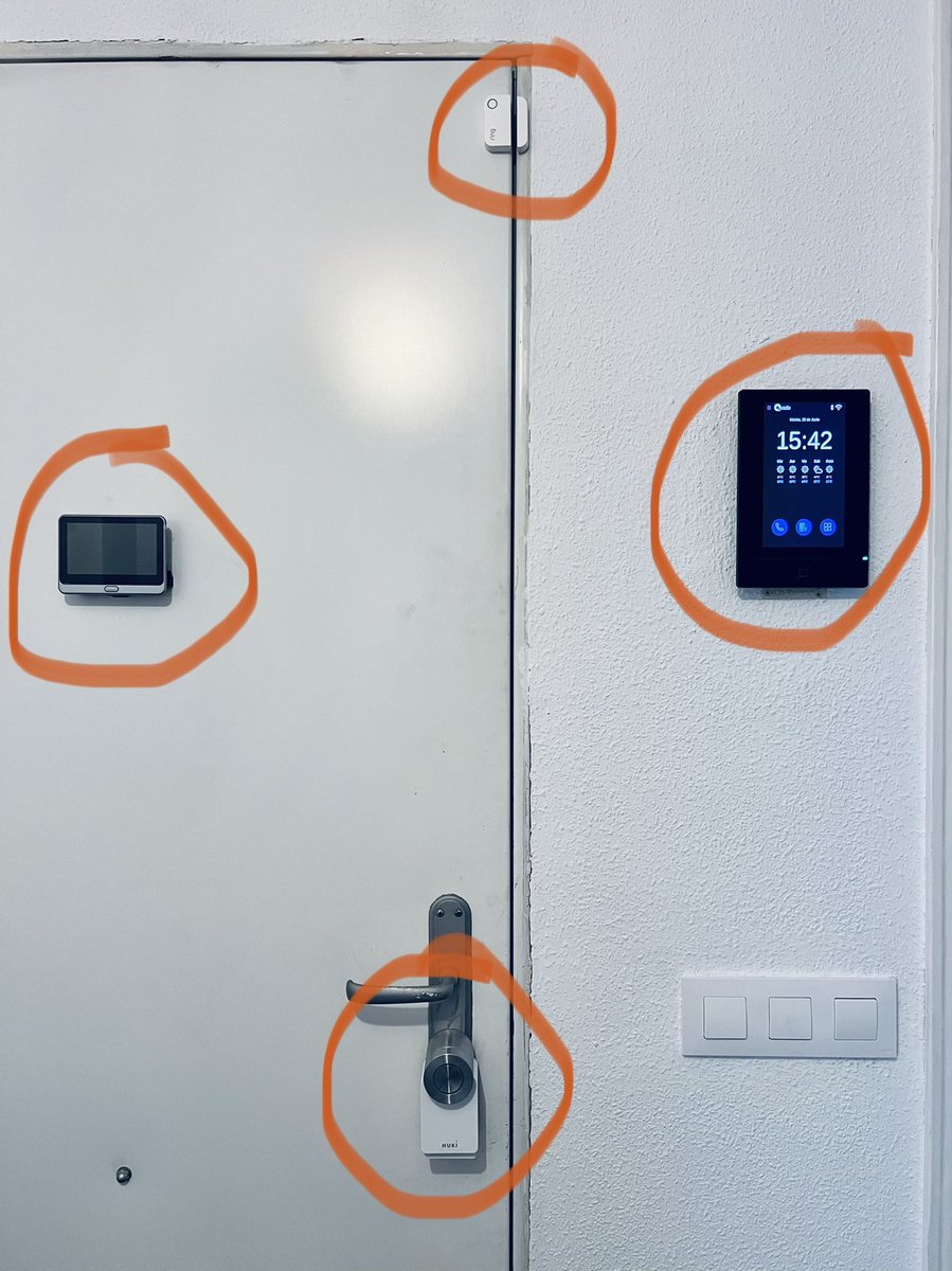 😬 Esto es lo que tengo en la puerta de mi casa. ¿Lo conoces?
<a href="/ring/">Ring</a>
<a href="/myqvadis/">Qvadis Innova</a> 
<a href="/EZVIZ_Global/">EZVIZ</a> 
<a href="/nuki_smartlock/">Nuki Smart Lock</a>