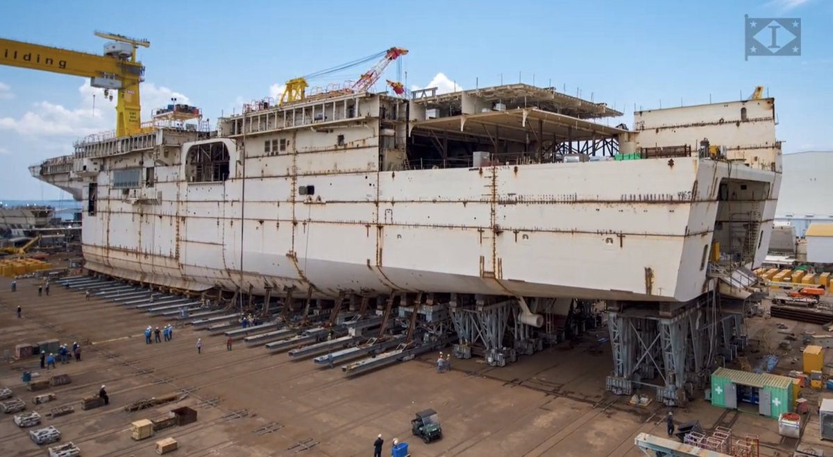 FauteuilColbert's tweet photo. #USNavy🇺🇸⚓️
#PHA #LHA #AmericaClass
➡️ Ingalls Shipbuilding (#HHI) a diffusé une vidéo (MT @WarshipCam : https://t.co/W1k0hNyRpV), le 7 juillet 2022, montrant l'état d'avancement du chantier de construction du LHA-8 USS « Bougainville » (2024 ?). https://t.co/5BnRvz8lGR