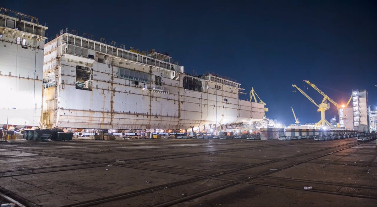 FauteuilColbert's tweet photo. #USNavy🇺🇸⚓️
#PHA #LHA #AmericaClass
➡️ Ingalls Shipbuilding (#HHI) a diffusé une vidéo (MT @WarshipCam : https://t.co/W1k0hNyRpV), le 7 juillet 2022, montrant l'état d'avancement du chantier de construction du LHA-8 USS « Bougainville » (2024 ?). https://t.co/5BnRvz8lGR