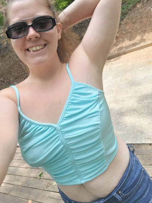 #gotmyshadeson #goincamping #countrydiva https://t.co/YgFFLMFDd8<a href="/tag/gotmyshadeson"class="tags">#gotmyshadeson</a><a href="/tag/goincamping"class="tags">#goincamping</a><a href="/tag/countrydiva"class="tags">#countrydiva</a>