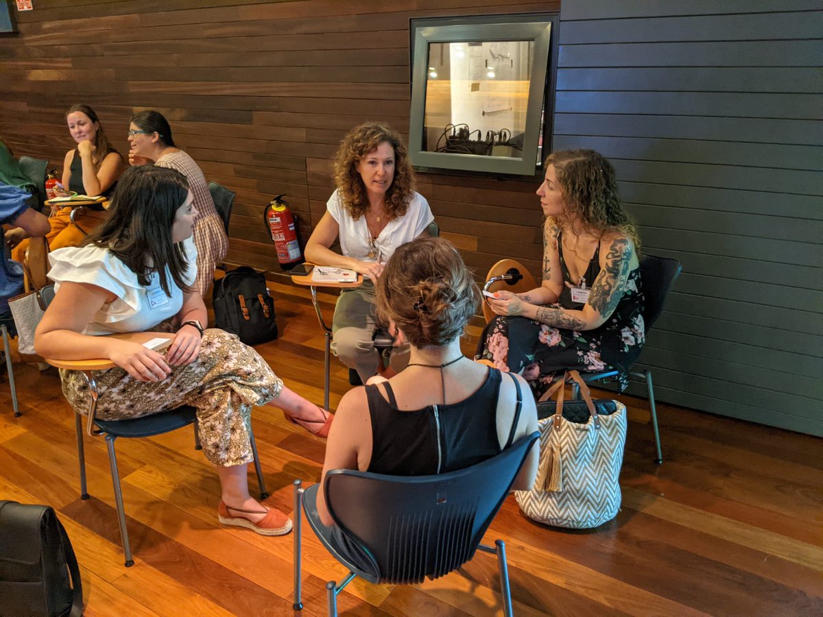 barcelonactiva's tweet photo. Encetem la Jornada Anual #LIDERA! ♀️

🗣️ Un espai d'intercanvi d'experiències i #networking entre dones emprenedores, empresàries i directives. 

Enguany també reconeixem les mentores participants dels programes #WomenMentoringProgramme i #FesElCanvi. 🏅 

[obrim fil]👇 https://t.co/UkXA0U12Ki