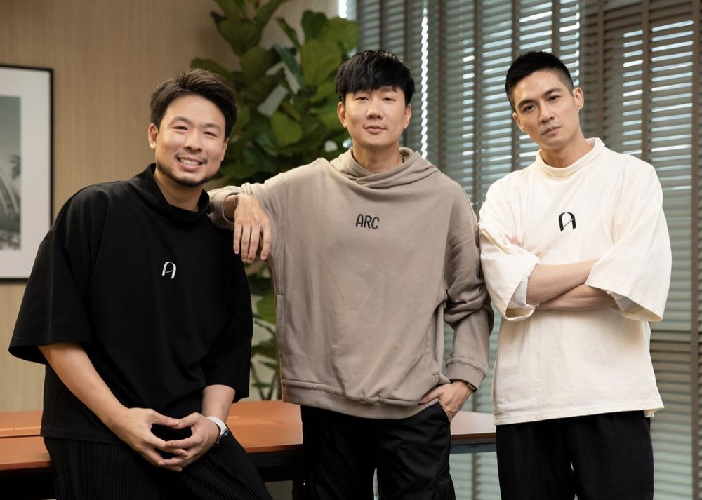 DFCDAO's tweet photo. 歌星林俊杰加入新加坡“Web2.5”NFT社区ARC https://t.co/DhCbVB1gf0