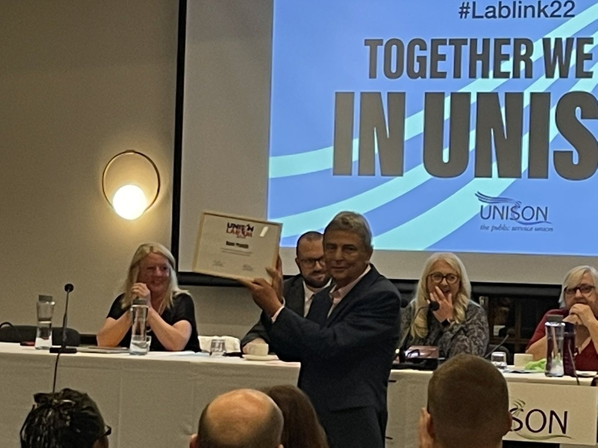 MaureenNEC2023's tweet photo. Wendy Nichols @WendyNi07471674 UNISON representative on the Labour Party NEC presents Dave Prentis with a Certificate of Appreciation for his work with LL whilst in UNISON https://t.co/gDvo5WCsTE