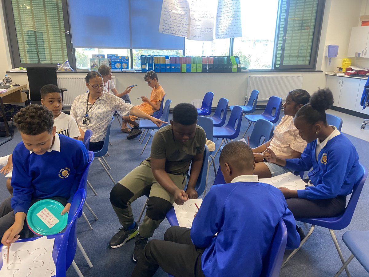 allenedwardspri's tweet photo. Our year sixes are enjoying their workshop with @the_kidsnetwork this morning, who provide us with mentors to support them with transitioning to secondary school. https://t.co/3kopzZOxUS