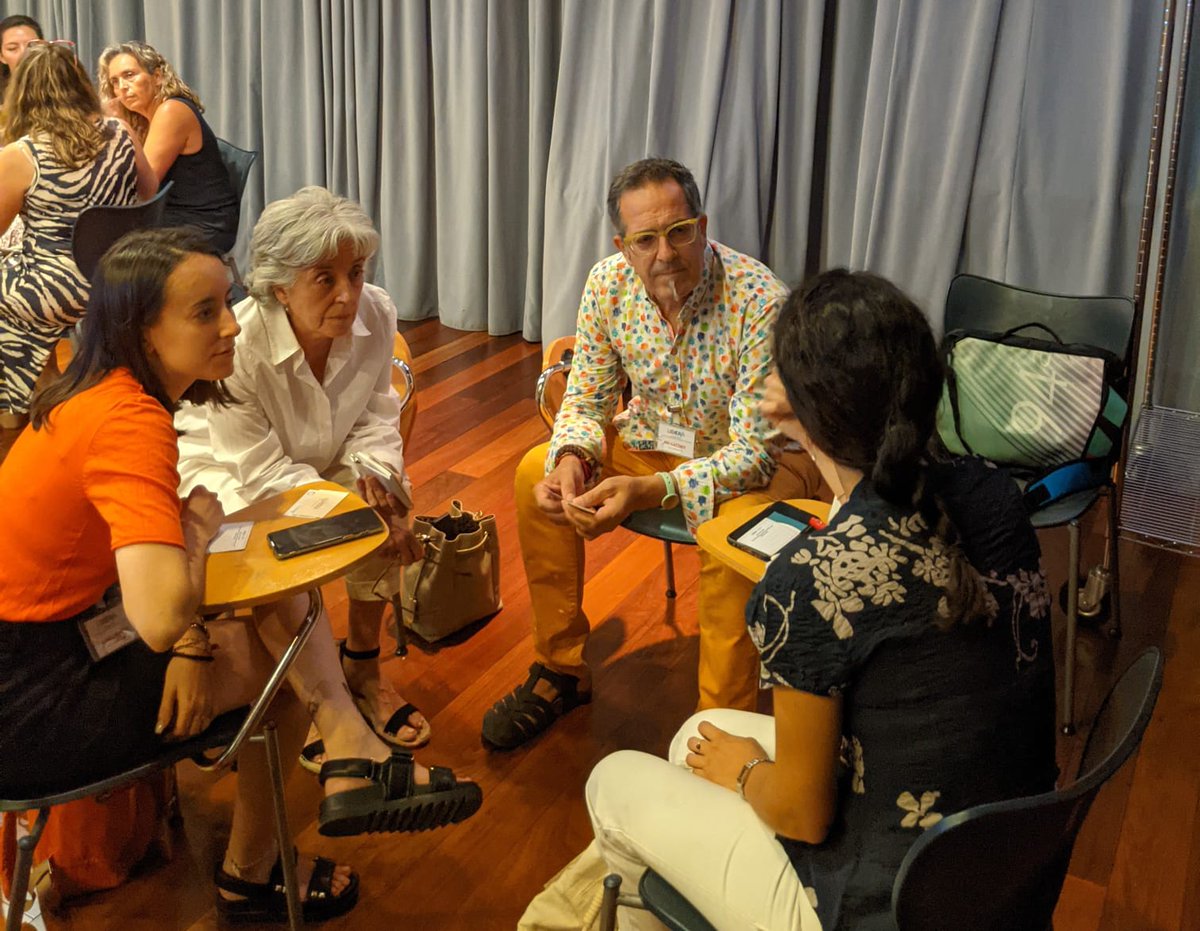 barcelonactiva's tweet photo. Encetem la Jornada Anual #LIDERA! ♀️

🗣️ Un espai d'intercanvi d'experiències i #networking entre dones emprenedores, empresàries i directives. 

Enguany també reconeixem les mentores participants dels programes #WomenMentoringProgramme i #FesElCanvi. 🏅 

[obrim fil]👇 https://t.co/UkXA0U12Ki