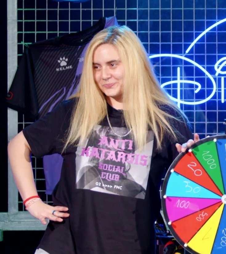 Gente, como vi que mi outfit causó sensación, voy a sortear una camiseta de ANTIKATARSIS entre toda la gente que dé RT + follow a una servidora.

Diré el ganador en el próximo DT. Suerte, perros. 😁