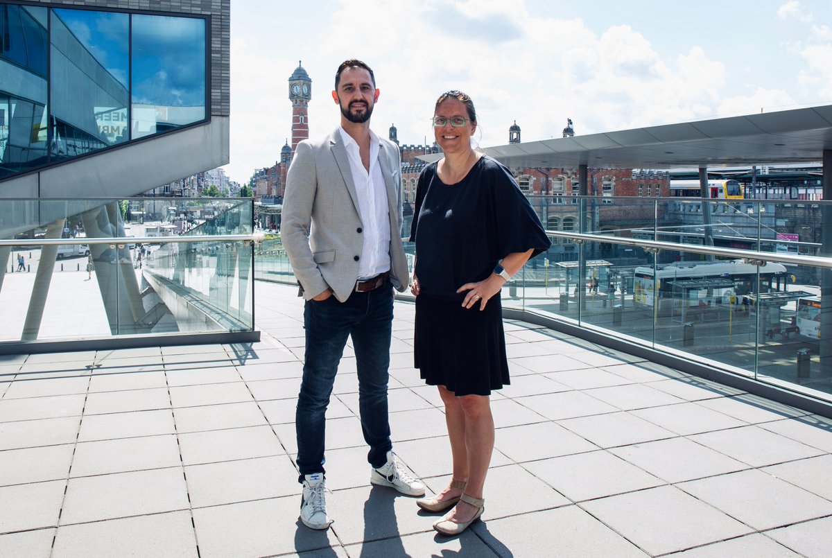 fairville_be's tweet image. 7 jaar na de start van @onzestadapp, zijn @IdeaMachine_ &amp;amp; @fairville_be uiterst trots.
Vandaag lanceert @digi_vlaanderen nl. de mobiele app van #MijnBurgerprofiel. De generieke Vlaamse app is nu beschikbaar voor alle Vlaamse burgers.
Succes &amp;amp; thx voor de vlotte samenwerking. 🤝